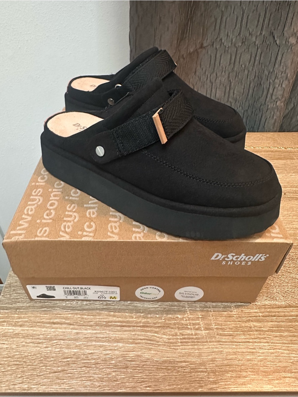 Dr Scholls Chill Out Black Clogs